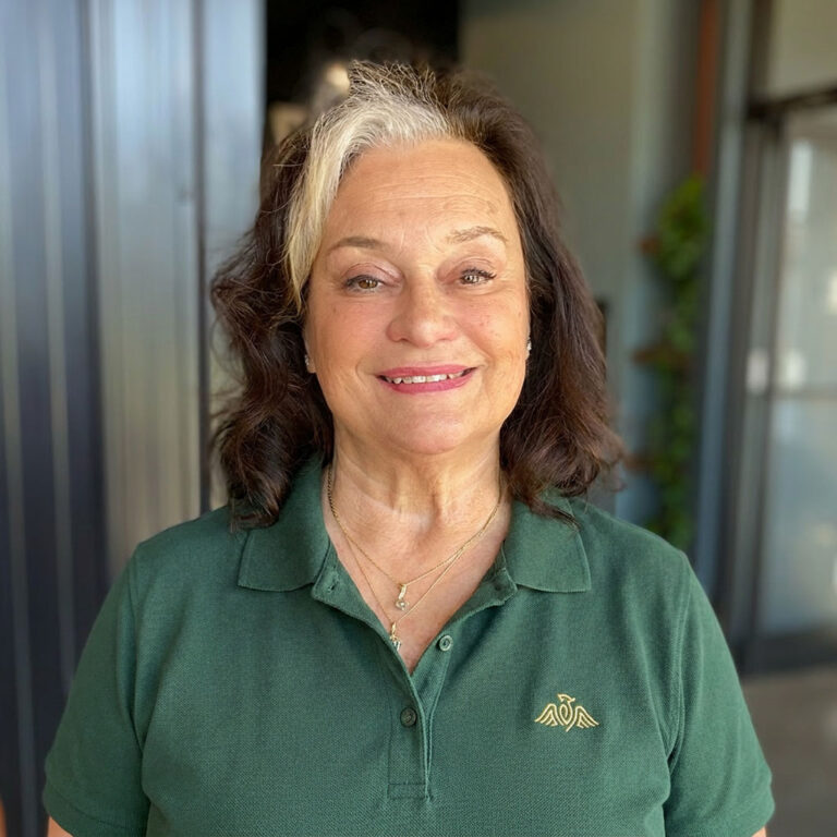 Performa employee Laura's headshot